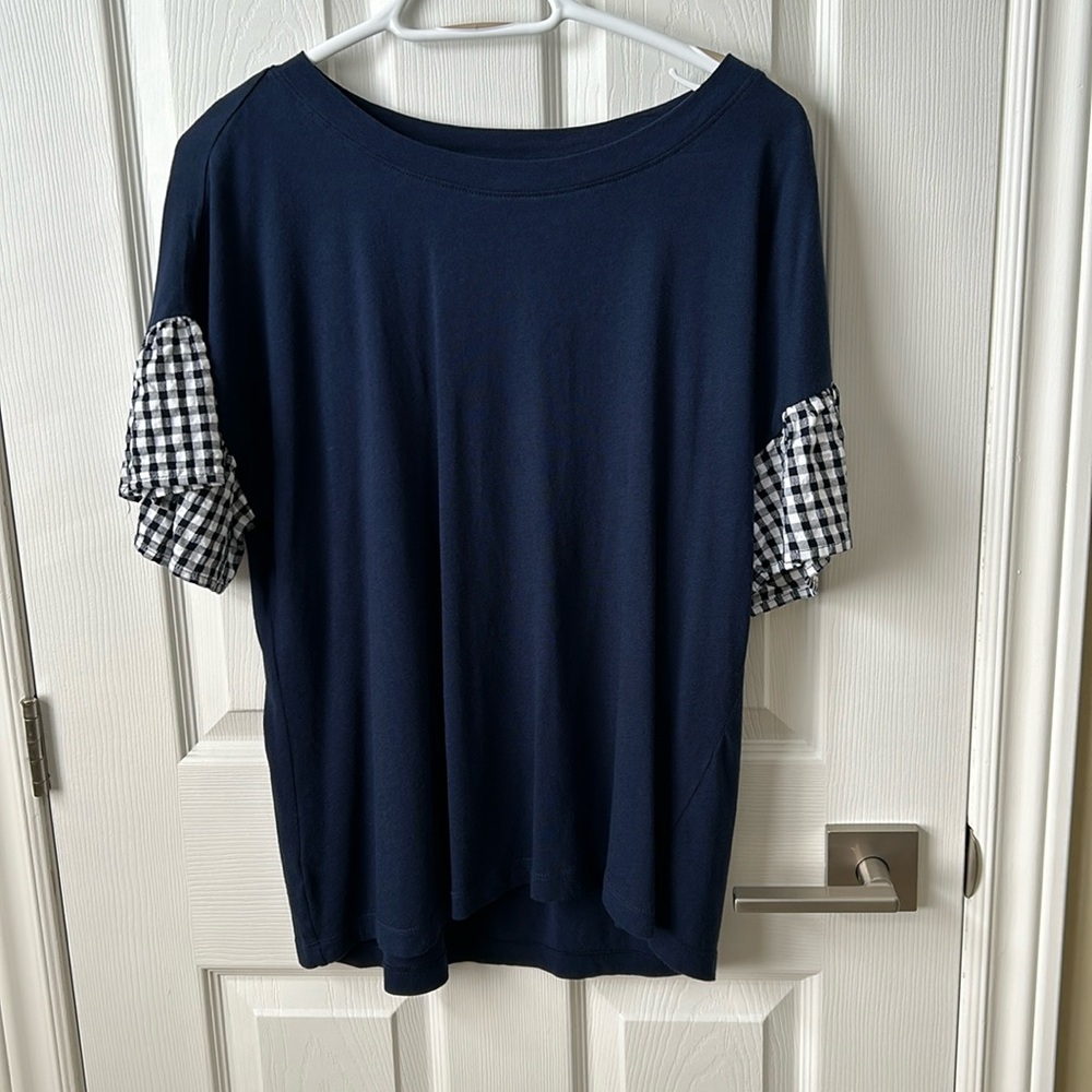 NWOT Loft Gingham flutter Sleeve Tshirt